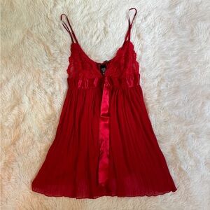 VS pleated chemise